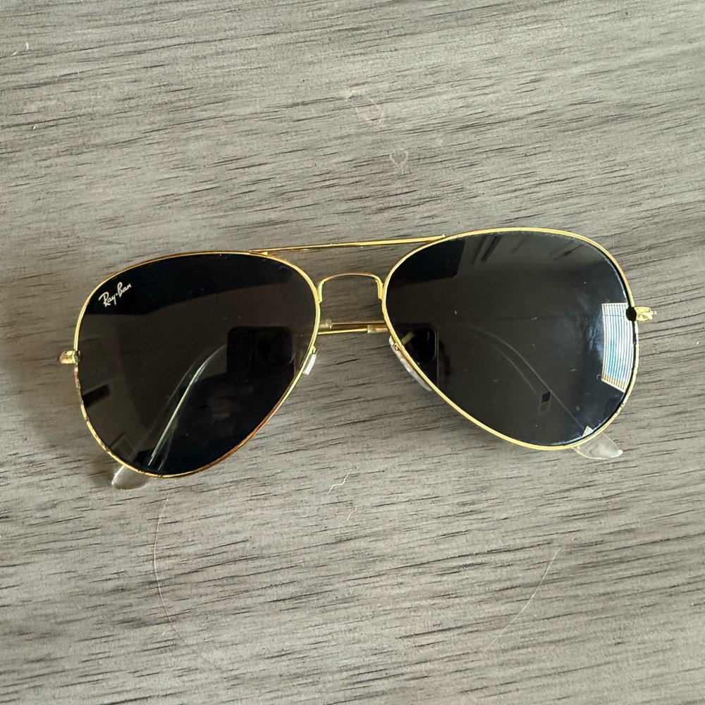 Ray-Ban Classic Gold Aviators